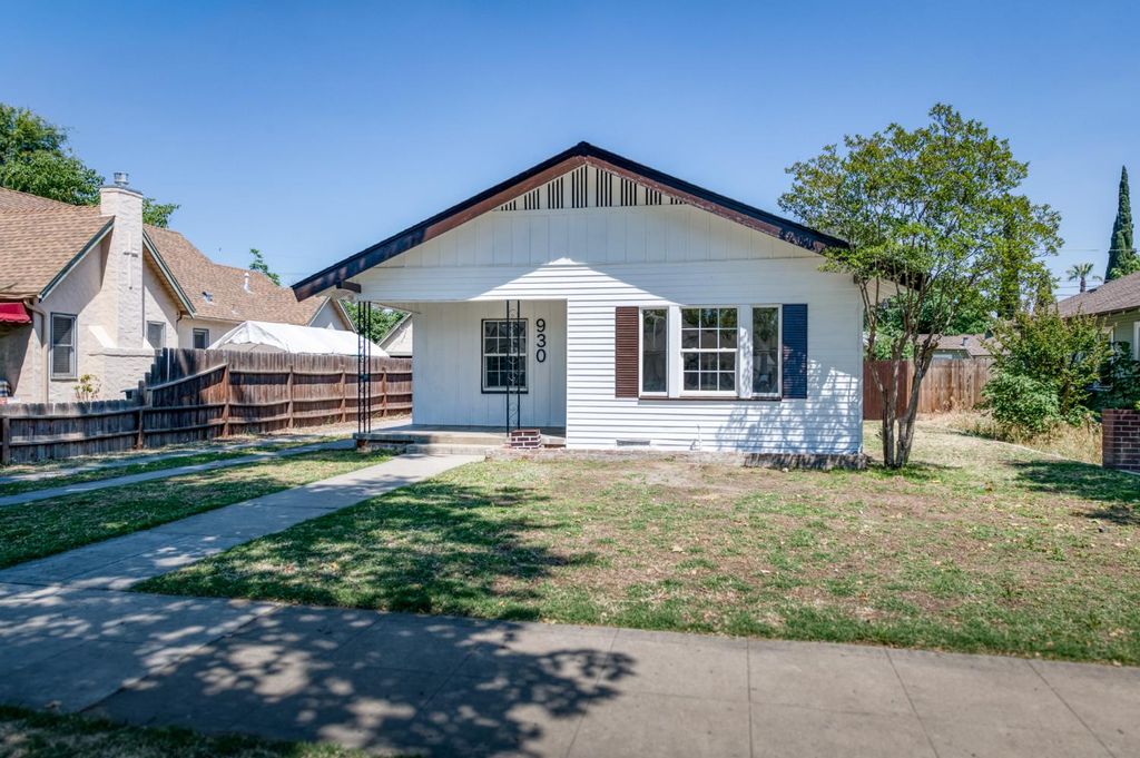 Image 7 of property listing at 930 N Arthur Avenue, Fresno, CA 93728