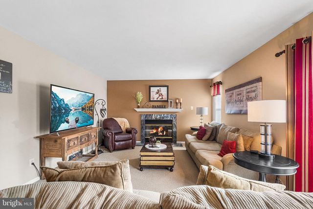 1 OVERLOOK CIR, Sicklerville, NJ 08081