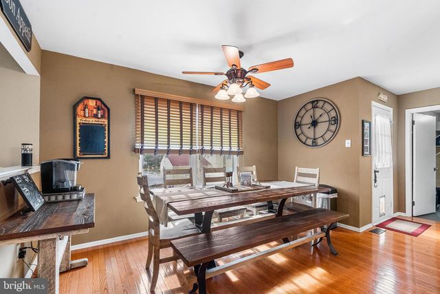 1 OVERLOOK CIR, Sicklerville, NJ 08081