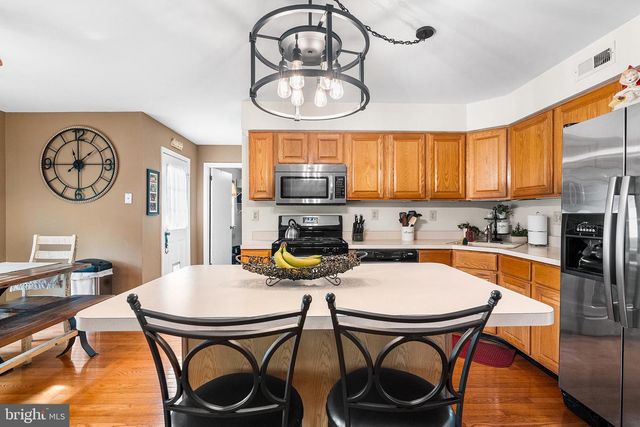 1 OVERLOOK CIR, Sicklerville, NJ 08081