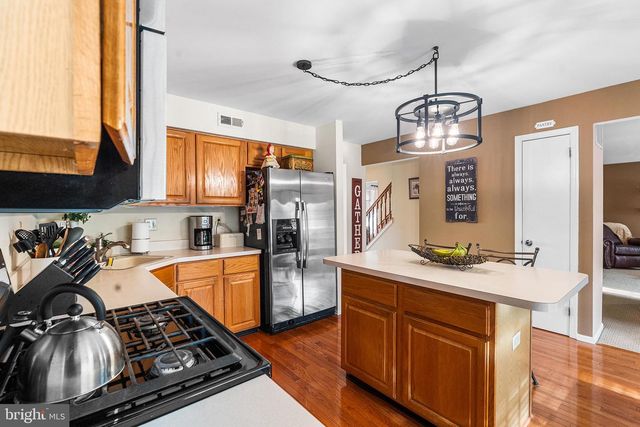 1 OVERLOOK CIR, Sicklerville, NJ 08081