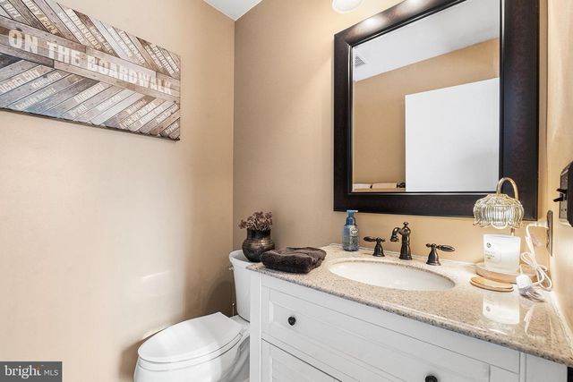 1 OVERLOOK CIR, Sicklerville, NJ 08081