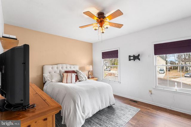 1 OVERLOOK CIR, Sicklerville, NJ 08081