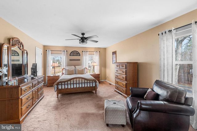 1 OVERLOOK CIR, Sicklerville, NJ 08081