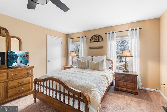 1 OVERLOOK CIR, Sicklerville, NJ 08081