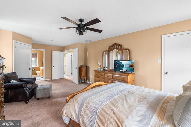 1 OVERLOOK CIR, Sicklerville, NJ 08081