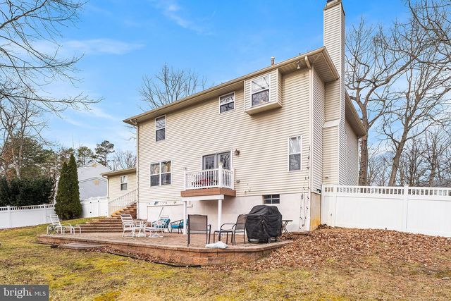 1 OVERLOOK CIR, Sicklerville, NJ 08081