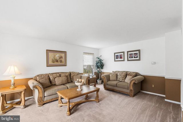 1 OVERLOOK CIR, Sicklerville, NJ 08081