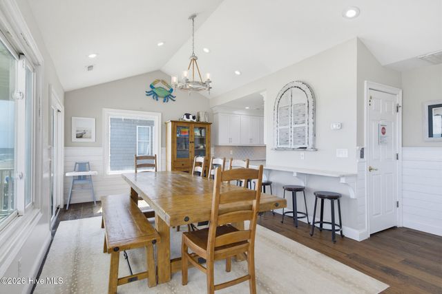 33 Porpoise Place, N Topsail Beach, NC 28460