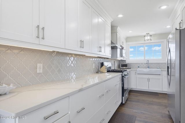 33 Porpoise Place, N Topsail Beach, NC 28460