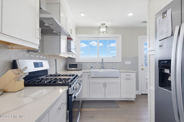 33 Porpoise Place, N Topsail Beach, NC 28460