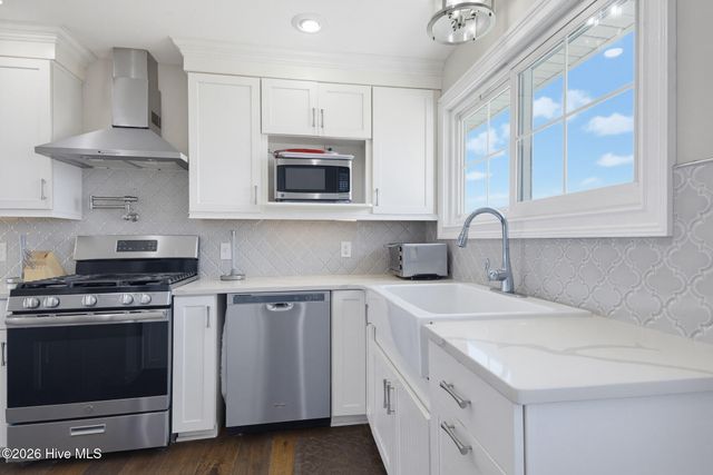 33 Porpoise Place, N Topsail Beach, NC 28460