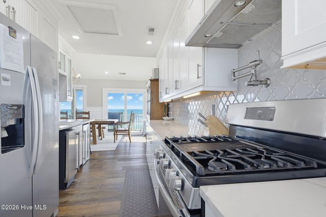 33 Porpoise Place, N Topsail Beach, NC 28460