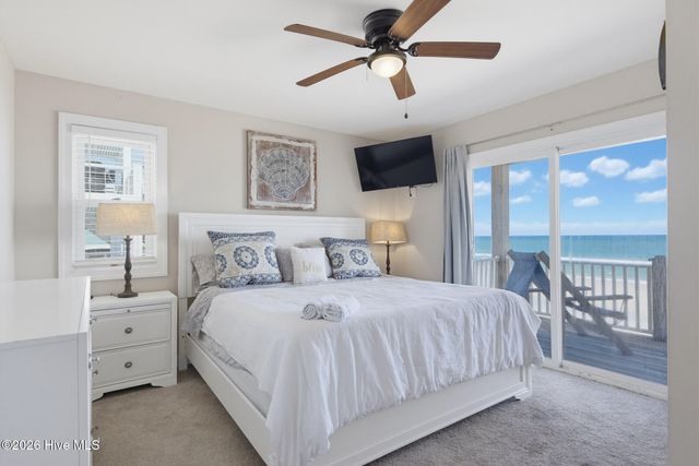 33 Porpoise Place, N Topsail Beach, NC 28460