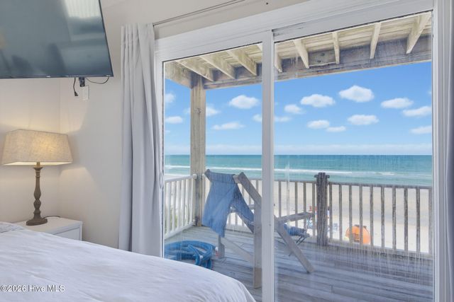 33 Porpoise Place, N Topsail Beach, NC 28460