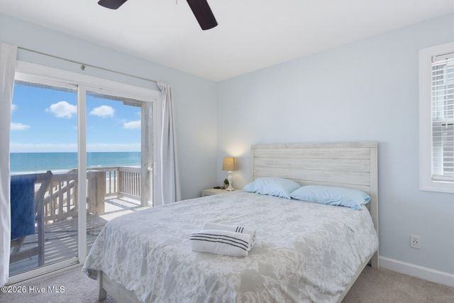 33 Porpoise Place, N Topsail Beach, NC 28460