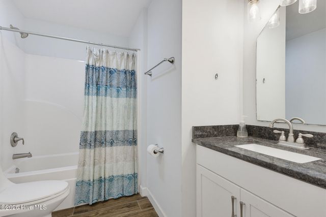 33 Porpoise Place, N Topsail Beach, NC 28460