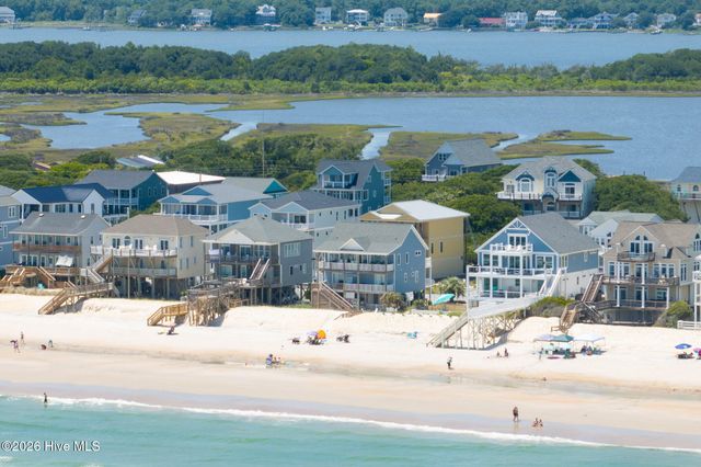 33 Porpoise Place, N Topsail Beach, NC 28460