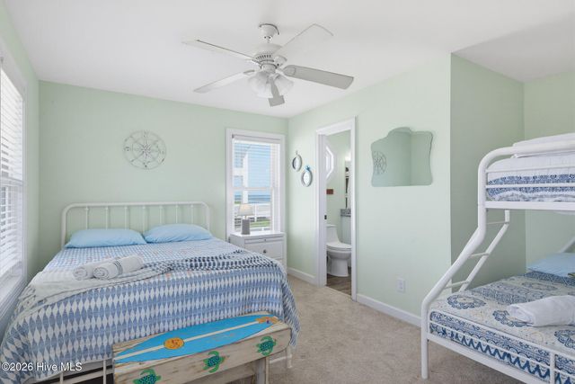 33 Porpoise Place, N Topsail Beach, NC 28460