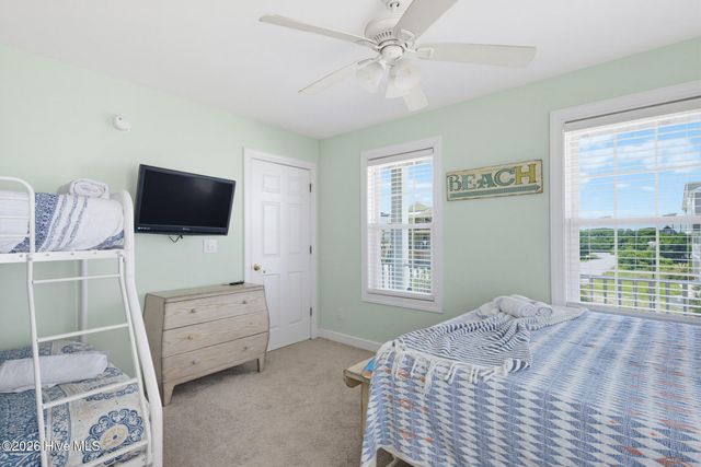 33 Porpoise Place, N Topsail Beach, NC 28460