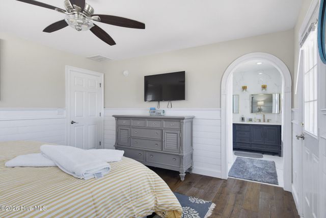 33 Porpoise Place, N Topsail Beach, NC 28460