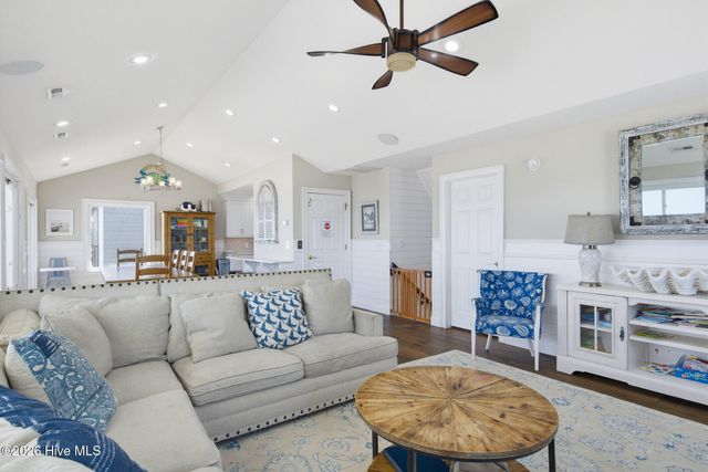 33 Porpoise Place, N Topsail Beach, NC 28460