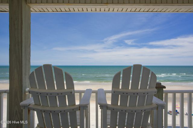 33 Porpoise Place, N Topsail Beach, NC 28460