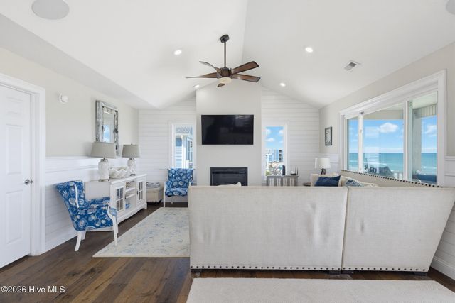 33 Porpoise Place, N Topsail Beach, NC 28460