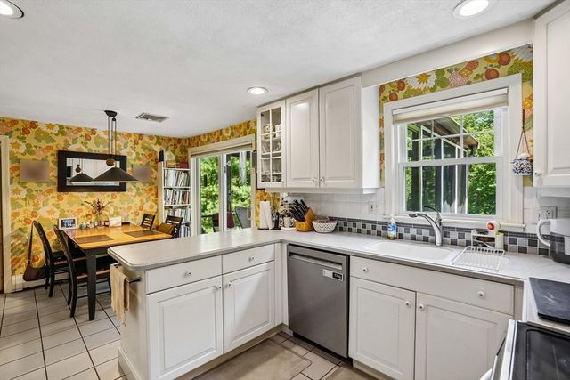 33 Carter Drive, Framingham, MA 01701