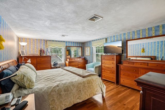 33 Carter Drive, Framingham, MA 01701