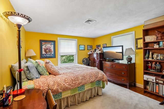 33 Carter Drive, Framingham, MA 01701