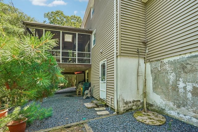 33 Carter Drive, Framingham, MA 01701