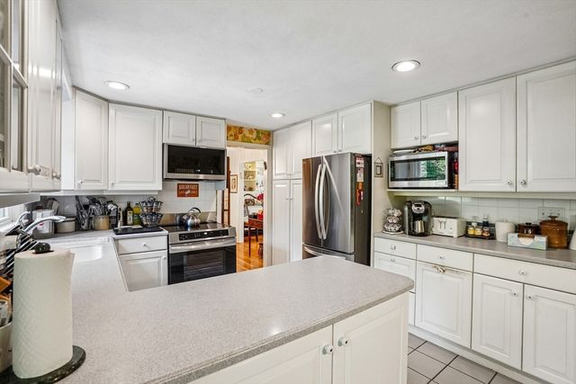 33 Carter Drive, Framingham, MA 01701