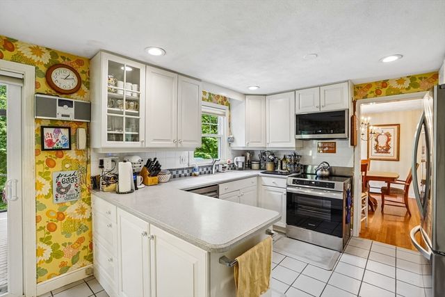 33 Carter Drive, Framingham, MA 01701