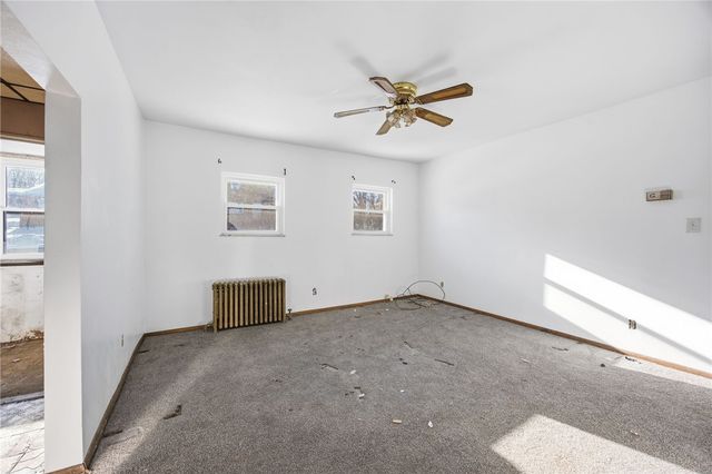 4345 Bristol St, Greenfield, PA 15207