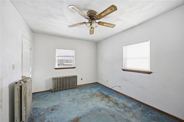 4345 Bristol St, Greenfield, PA 15207