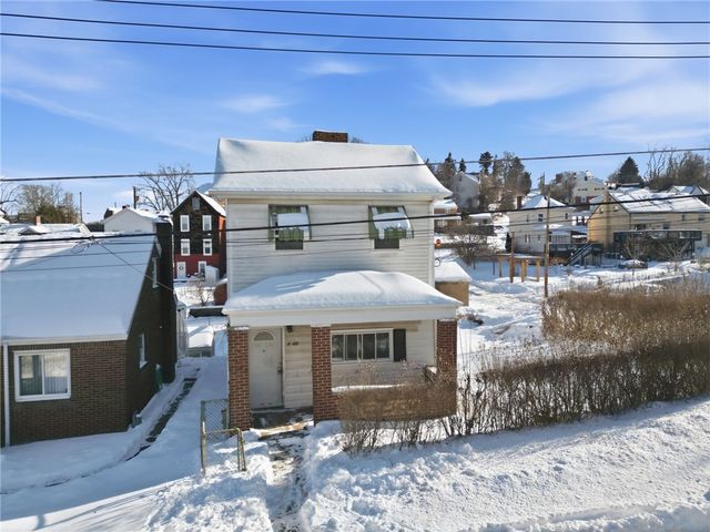 4345 Bristol St, Greenfield, PA 15207