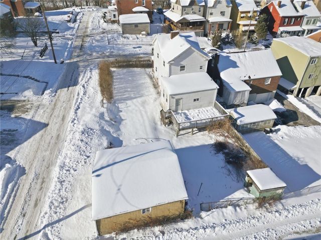 4345 Bristol St, Greenfield, PA 15207