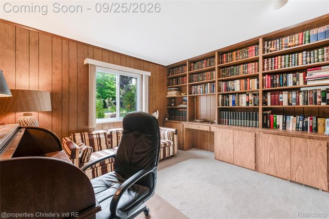 1342 Lake Crescent Drive, Bloomfield Hills, MI 48302