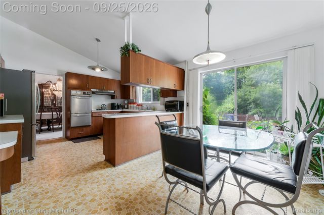 1342 Lake Crescent Drive, Bloomfield Hills, MI 48302