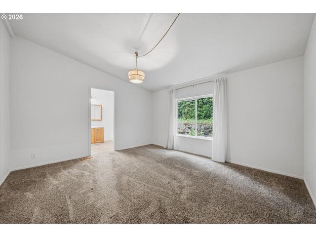 30482 S MARIAN St, Molalla, OR 97038