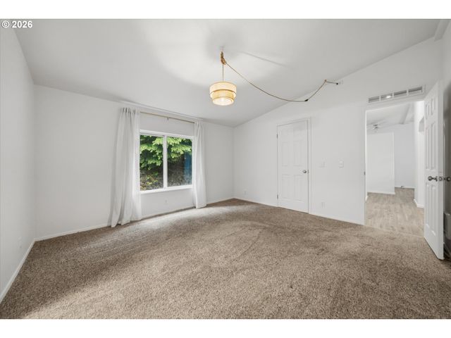30482 S MARIAN St, Molalla, OR 97038