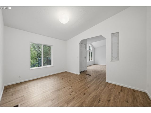 30482 S MARIAN St, Molalla, OR 97038