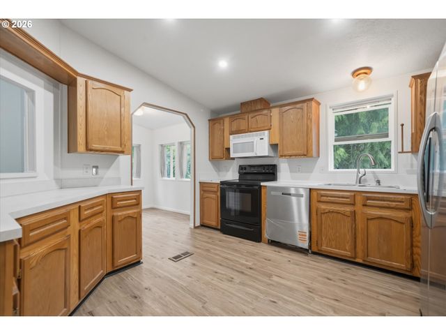 30482 S MARIAN St, Molalla, OR 97038