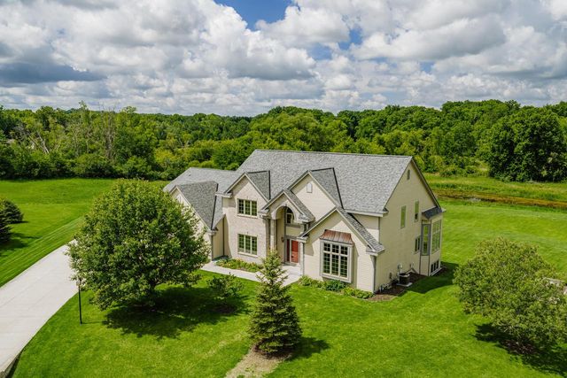 3976 Woodridge COURT, Richfield, WI 53017