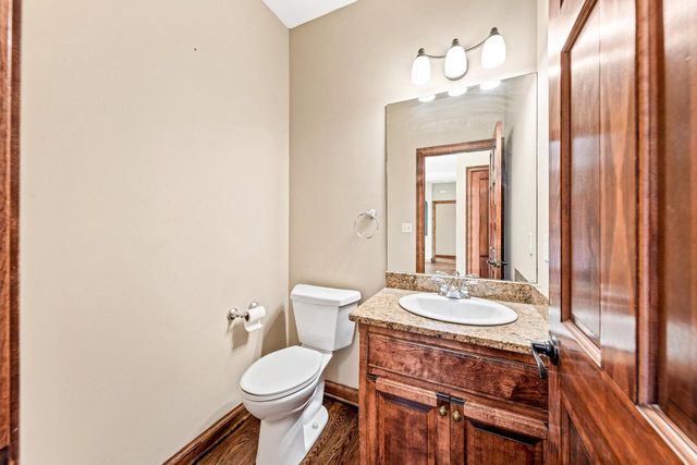 3976 Woodridge COURT, Richfield, WI 53017