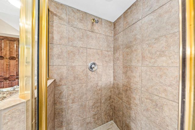 3976 Woodridge COURT, Richfield, WI 53017