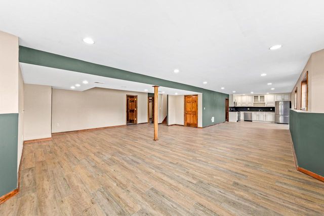 3976 Woodridge COURT, Richfield, WI 53017