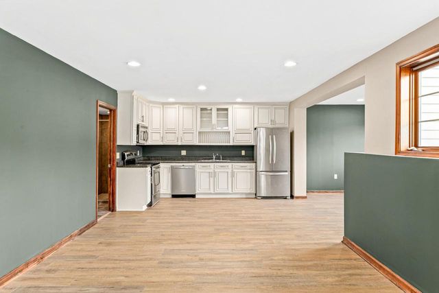 3976 Woodridge COURT, Richfield, WI 53017