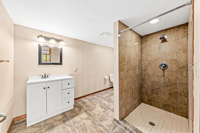 3976 Woodridge COURT, Richfield, WI 53017